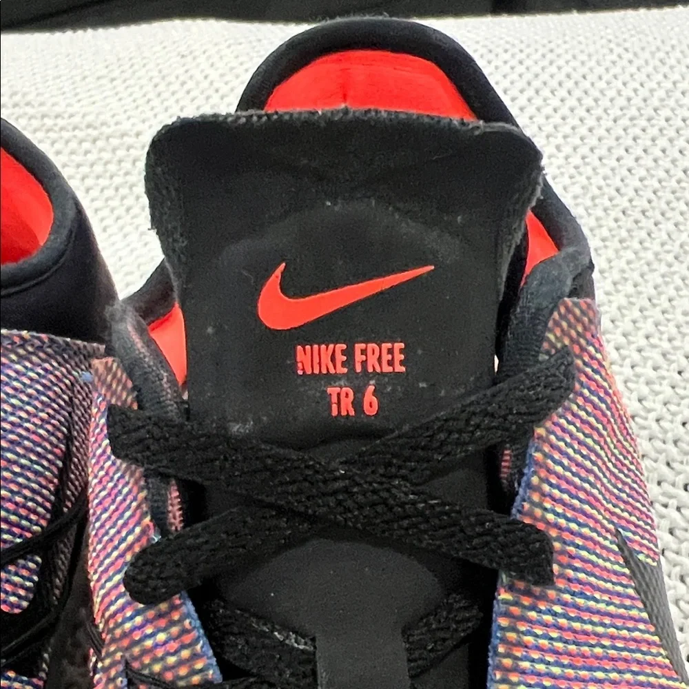 Nike Free TR 6 Black and Red Sneakers